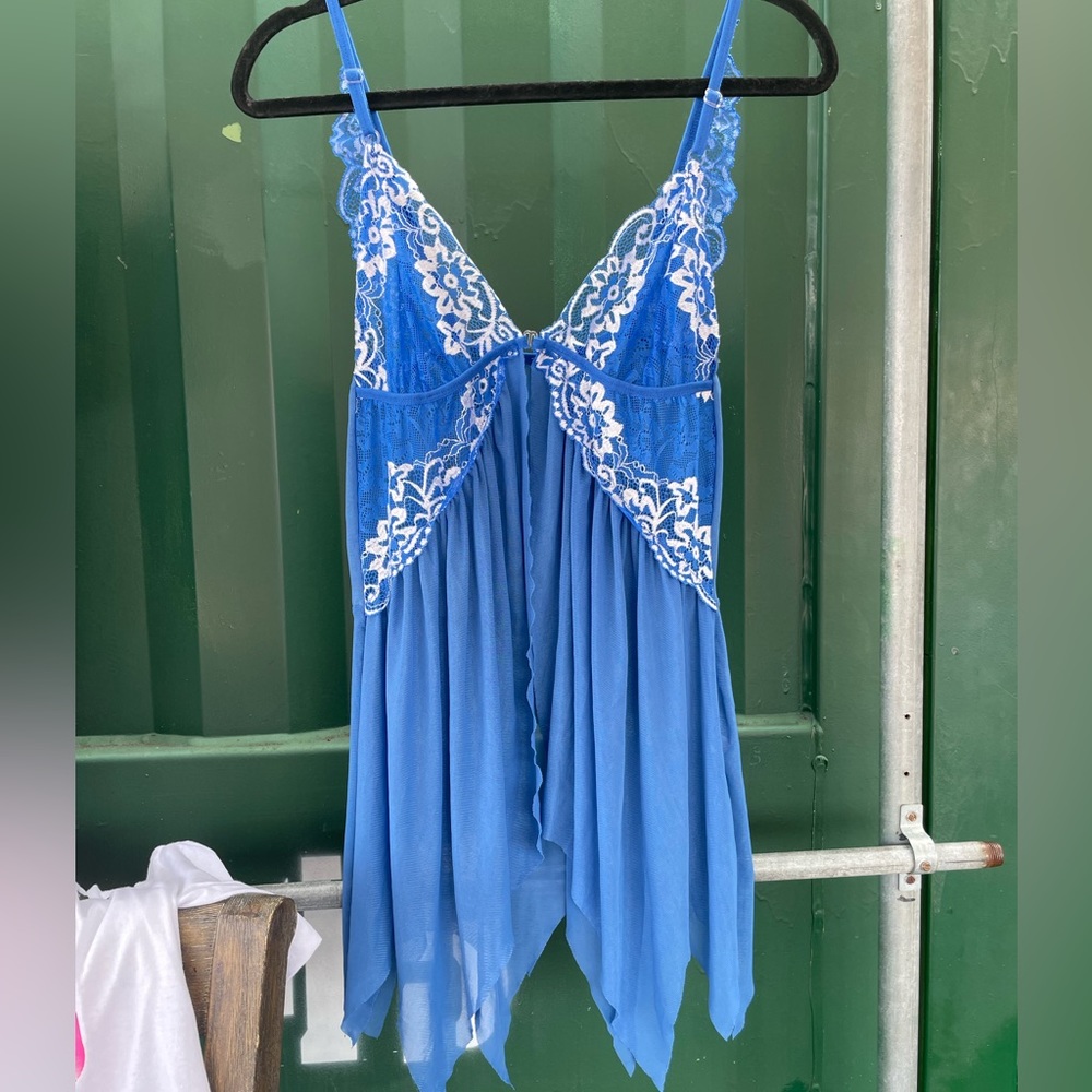 Beautiful y2k style blue and white asymmetrical lingerie cami top that splits